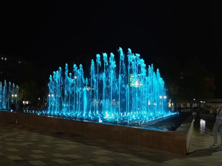 В Старом Осколе на площади Победы заработал фонтан