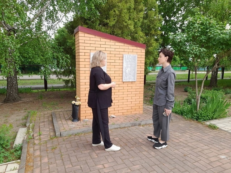 Депутат ЗСК Татьяна Очкаласова проверила состояние памятников в Кавказском районе
