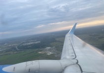 В субботу, 27 апреля, аэропорт «Хибины» впервые принял самый большой самолет в своей истории – это 40-метрвый авиалайнер Boeing 737-800 авиакомпании S7 Airlines, приземлившийся в Апатитах, сообщает минтранс Мурманской области.