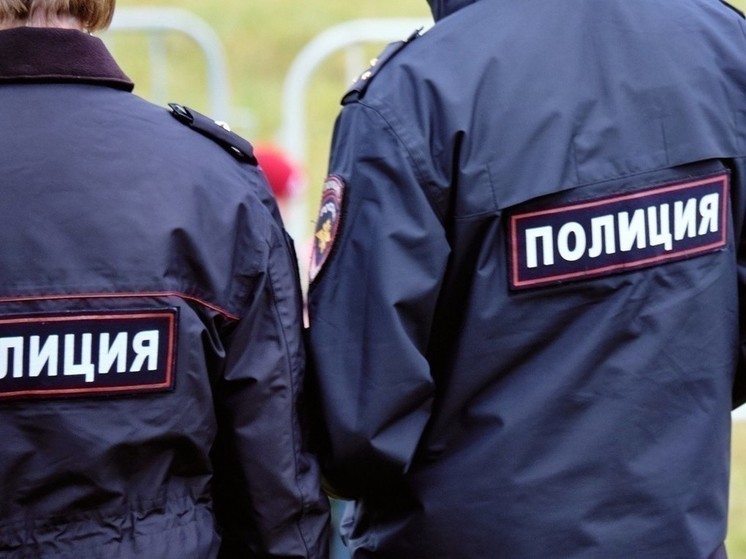 На троих подростков завели дело за повреждение могил участников СВО в Кемеровской области