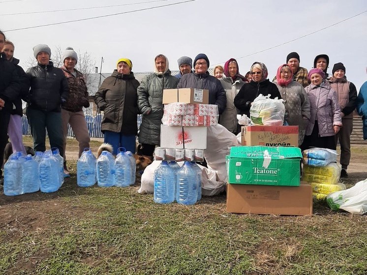 Жители Тюменского района собрали гуманитарную помощь для населенных пунктов, отрезанных большой водой