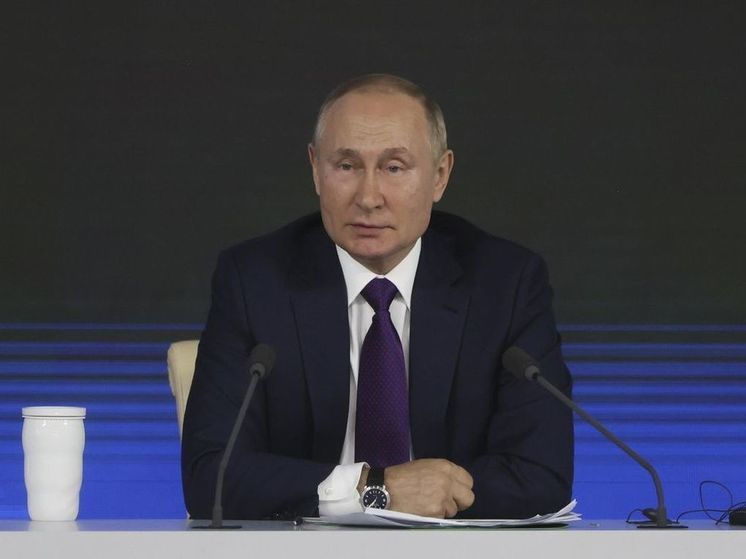 Путин: инфляция в России постепенно замедляется