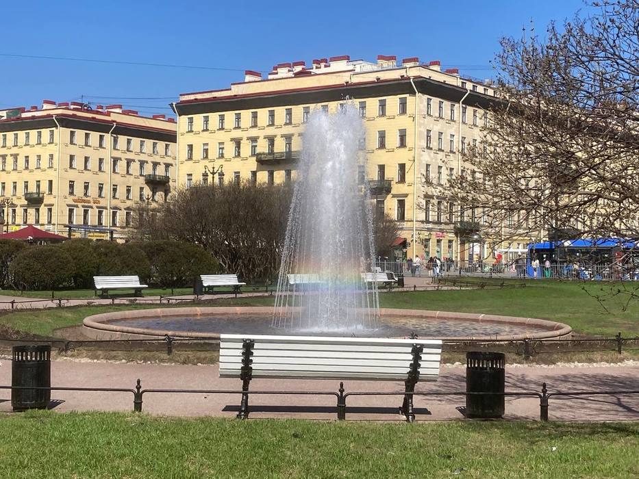 Лето стало еще ближе: в Петербурге стартовал сезон фонтанов