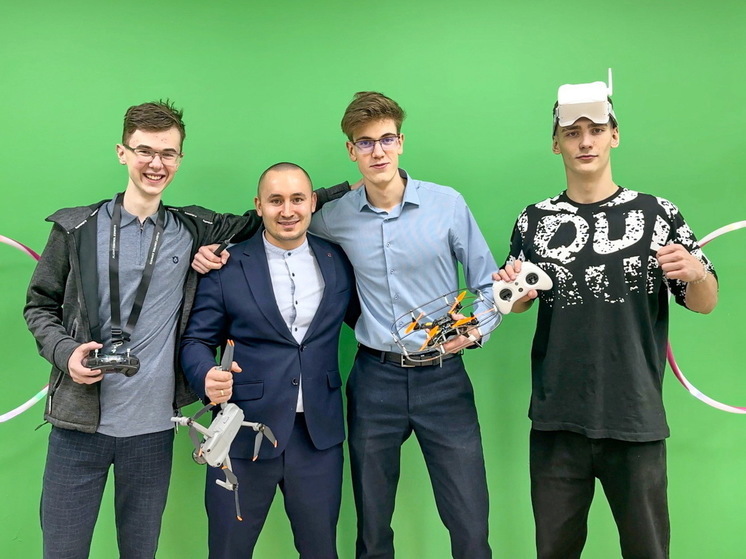 Школьники Лабытнанги и Губкинского вышли в финал Всероссийского чемпионата по пилотированию дронов