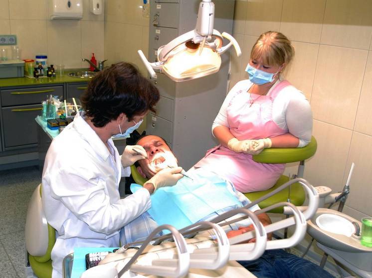 В Турции в городе Бурса стоматолог в ходе установки дентального импланта ввернул титановый стержень в мозг пациенту
