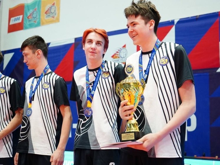 Школьная волейбольная лига в Нижневартовске торжественно завершилась