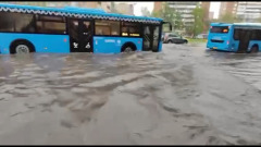 Москву затопило: пугающее видео с улиц столицы