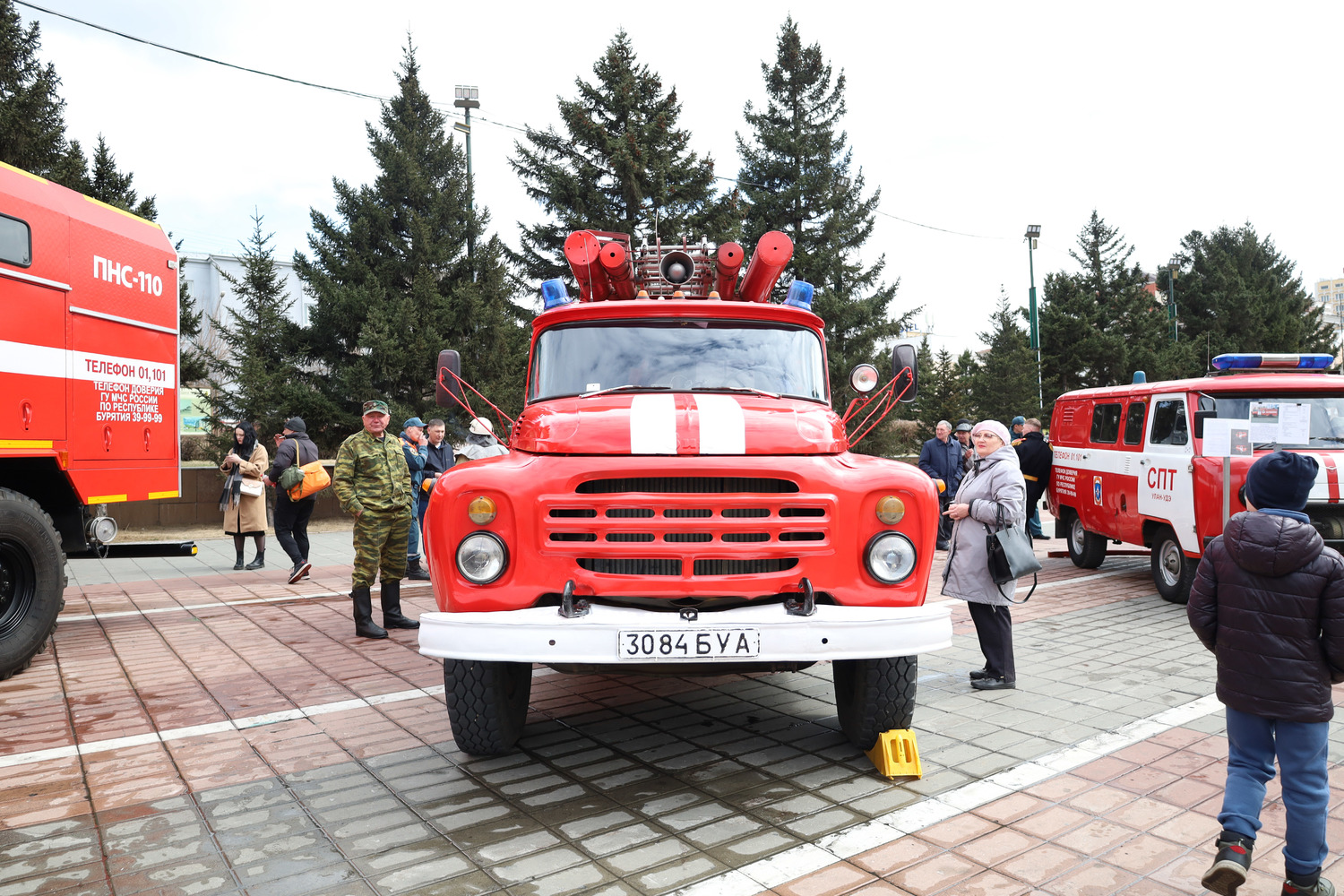 В Улан-Удэ прошла выставка пожарно-спасательной техники