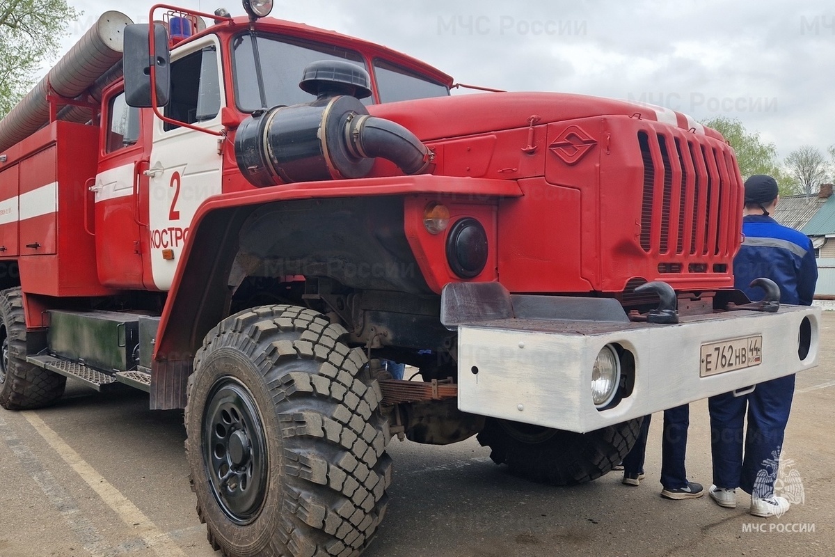 Костромские студенты  восстановили и передали МЧС пожарную машину