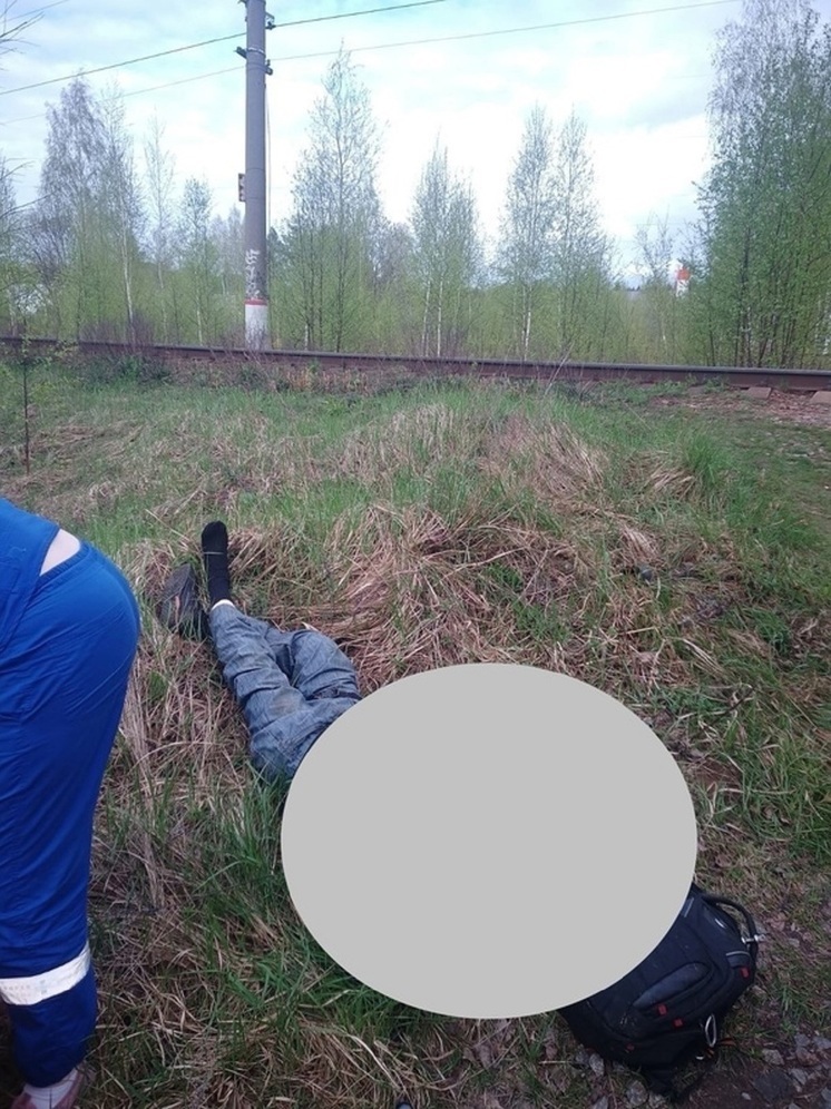 В Тверской области мужчина получил серьезные травмы, попав под электричку