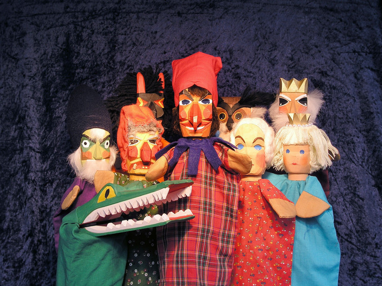 В поселке Кузьмоловское проходит фестиваль любительских кукольных театров