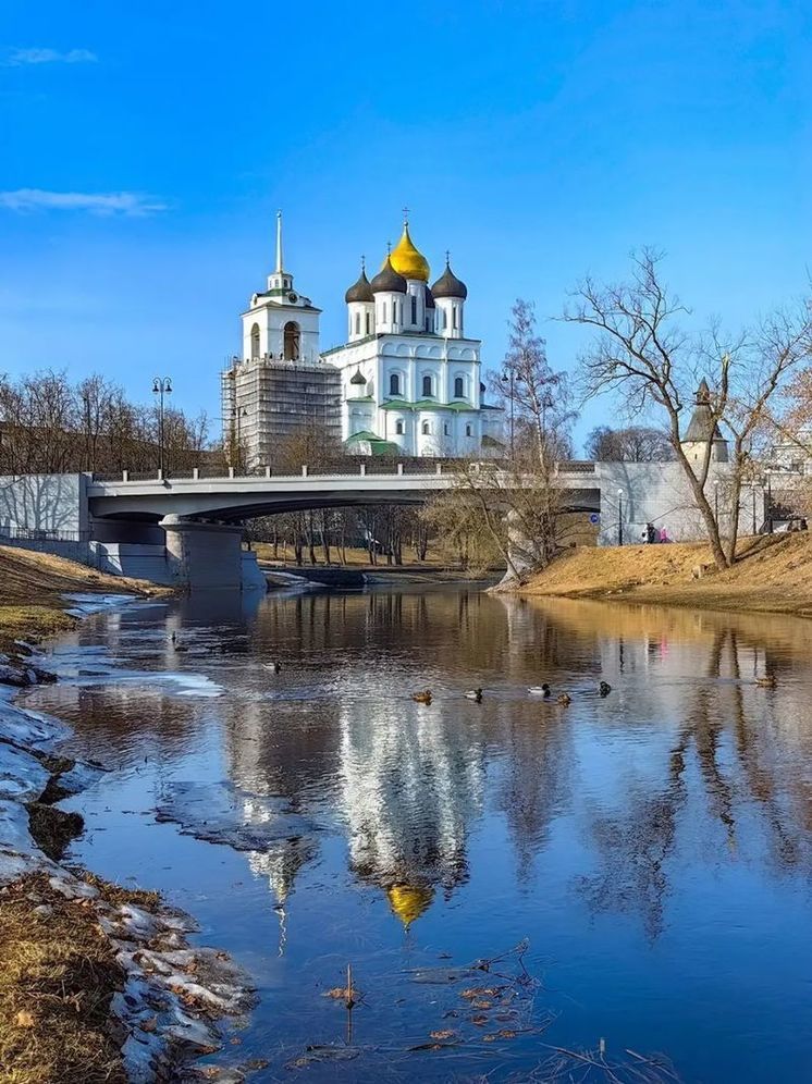 Реставрация колокольни Троицкого собора продолжается в Псковском кремле