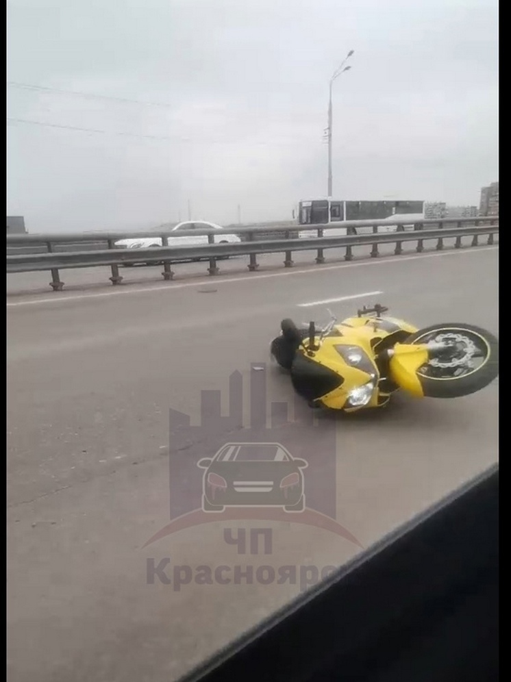 В Красноярске ребенку оторвало ногу в ДТП на Октябрьском мосту