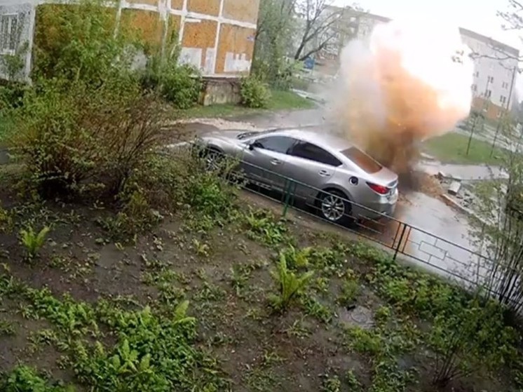 В Подмосковье из-за замыкания кабеля произошел взрыв во дворе