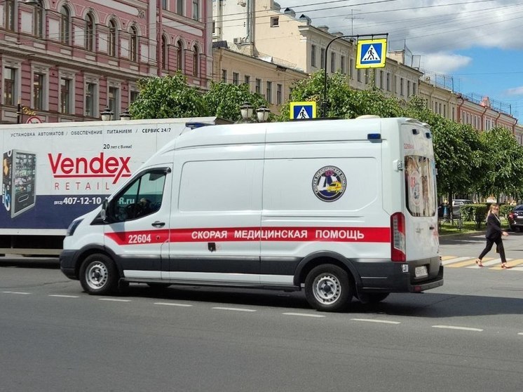 Бельский поздравил работников скорой помощи Петербурга с профессиональным праздником
