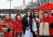 В Мурманске 28 апреля развернулось народное гулянье на набережной Семеновского озера