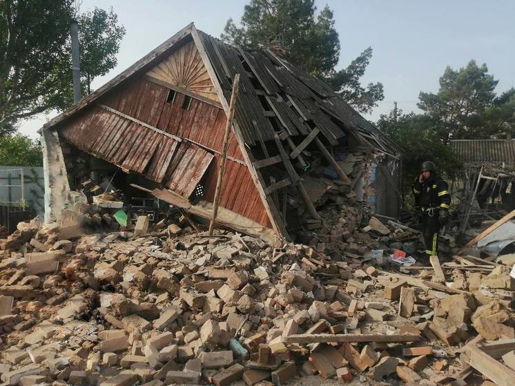 В Вербное воскресенье киевские нацисты ударили по жилым домам Пологовского округа