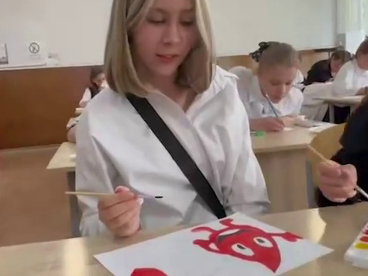 Мелитопольские школьники поблагодарили медиков своими рисунками