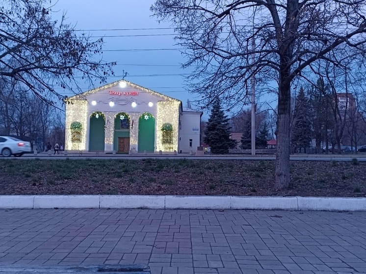 Донецкий театр кукол показал спектакль-променад
