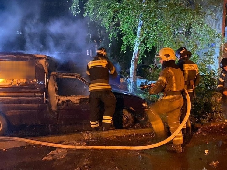 В Орле на улице Металлургов сгорел автомобиль