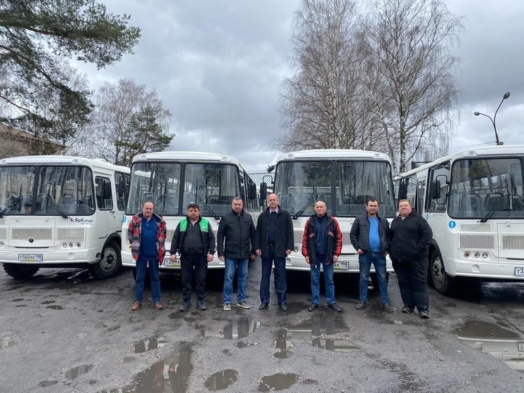 В Приморском районе вышли на линию восемь новых автобусов