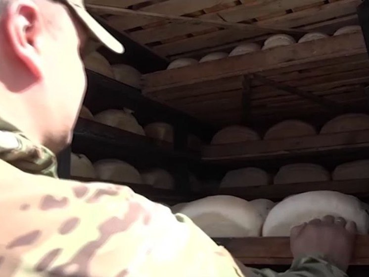 Около 3000 буханок выпекают за сутки десантники-хлебопекари в Запорожской области
