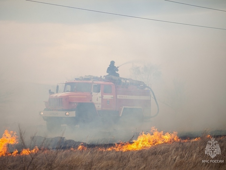 В Хакасии произошел крупный степной пожар рядом с Пригорском
