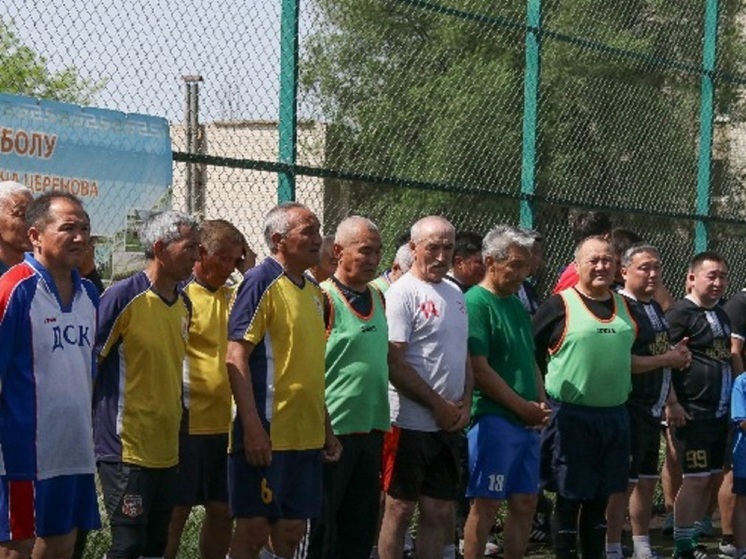 В Элисте прошел футбольный турнир памяти Адуучи Церенова