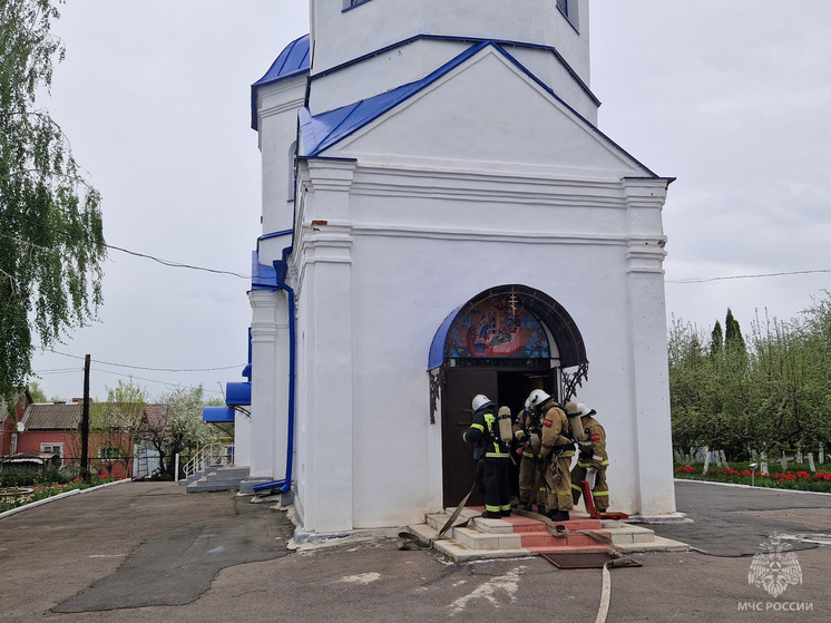 Глазуновские огнеборцы провели учение на территории орловского храма