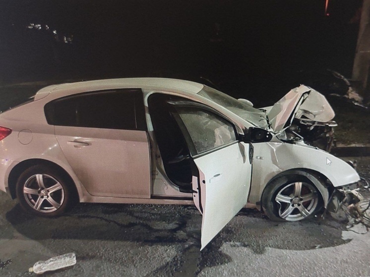 В Шахтах водитель легкового авто пострадал в ДТП