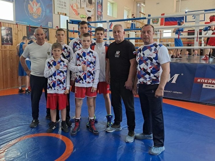Боксеры Генического ДЮСШ приняли участие в матчевой встрече в Симферополе