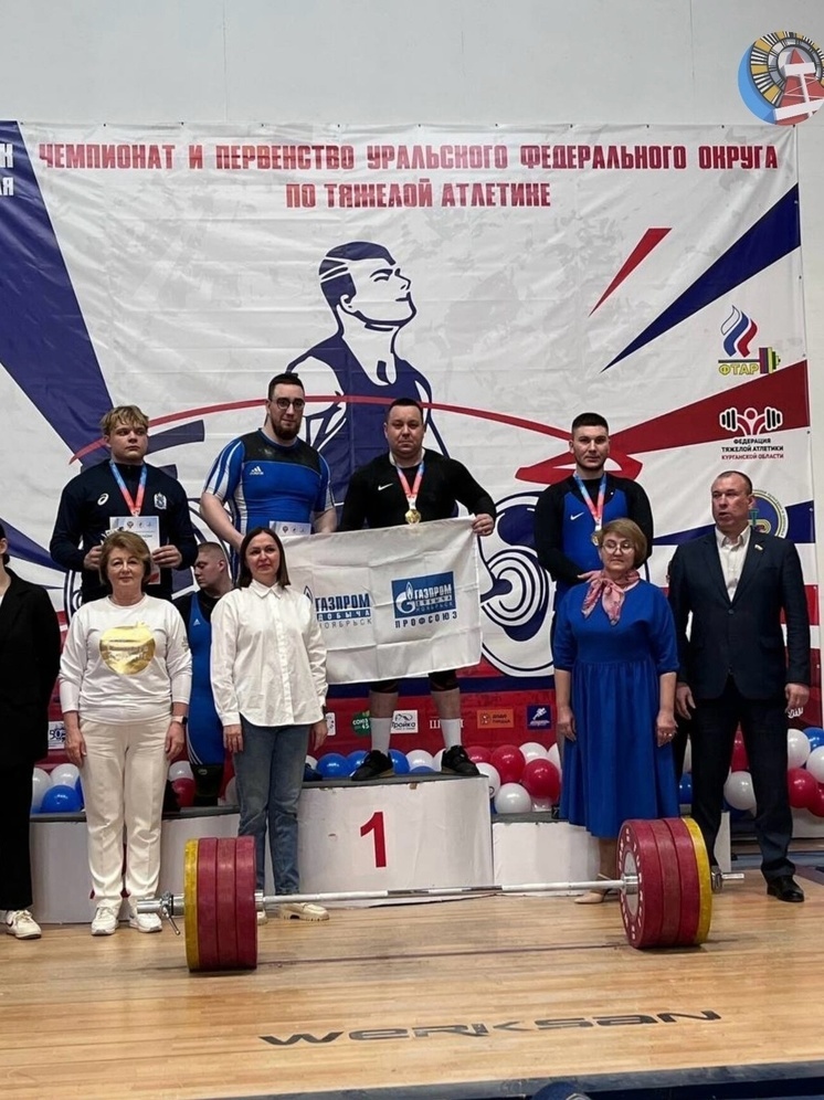 Тяжелоатлеты Ноябрьска взяли золото и серебро на турнире Урала