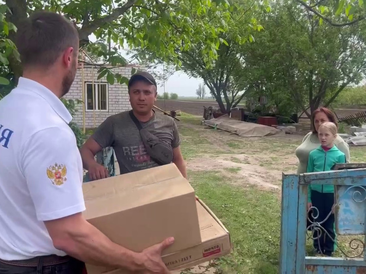 Власти Мелитопольского округа помогли погорельцам из села Новобогдановка