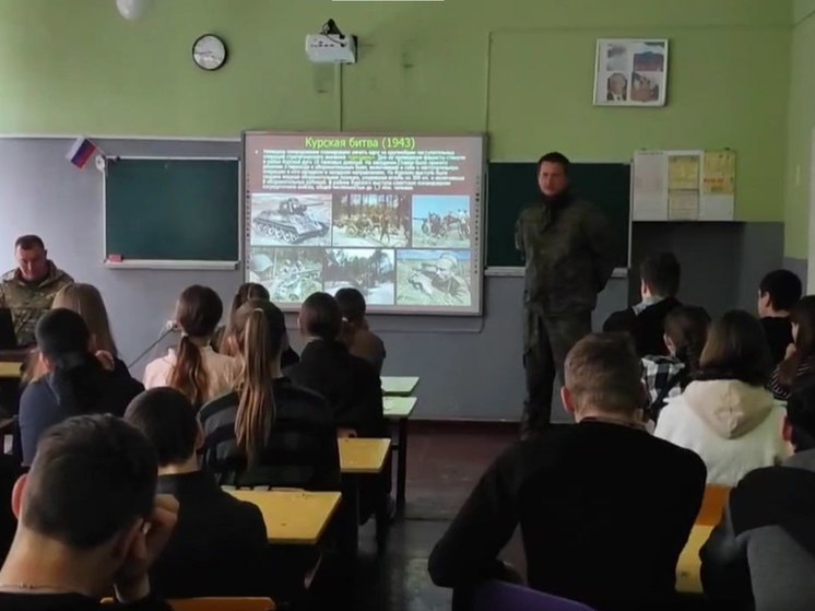 Военнослужащие «Днепр» провели лекцию для херсонских школьников