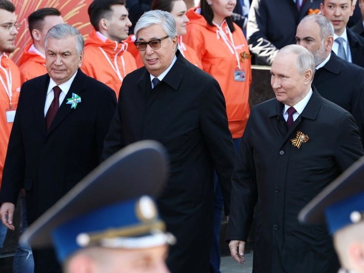 В Узбекистане оскорбившему президента Мирзиеева из-за участие в параде Победы дали 5 лет