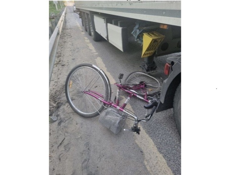 Велосипедист из Воронежской области угодил под грузовик
