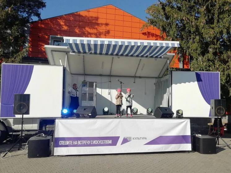 Десяток автоклубов доставят в города ЛНР до конца года