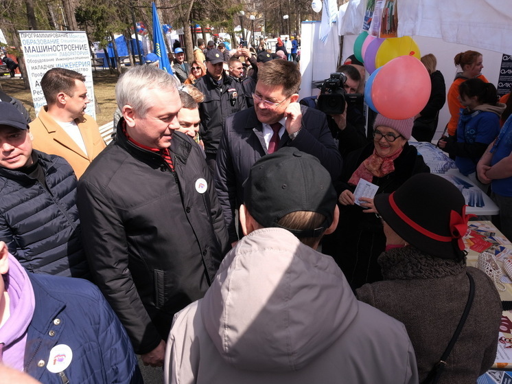 Андрей Травников отпраздновал Первомай в Центральном парке Новосибирска