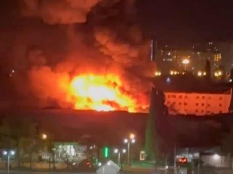 MASH: после удара по складам в Одессе произошел сильный пожар