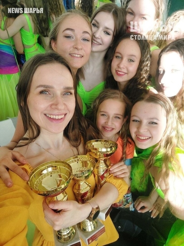Юные танцовщицы из Шарьи вернулись с конкурса в Иваново с тремя кубками  