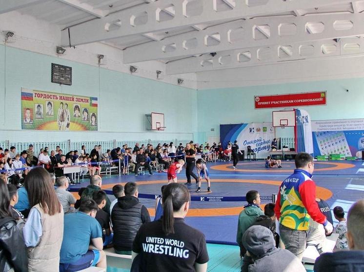 В Хакасии подвели итоги всероссийских соревнований по вольной борьбе