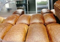 Ученые выяснили, что условия хранения хлеба влияют на уровень глюкозы в организме. Он снижается на 39 % в выпечке, которая хранилась в холодильнике, пишет издание The Conversation.