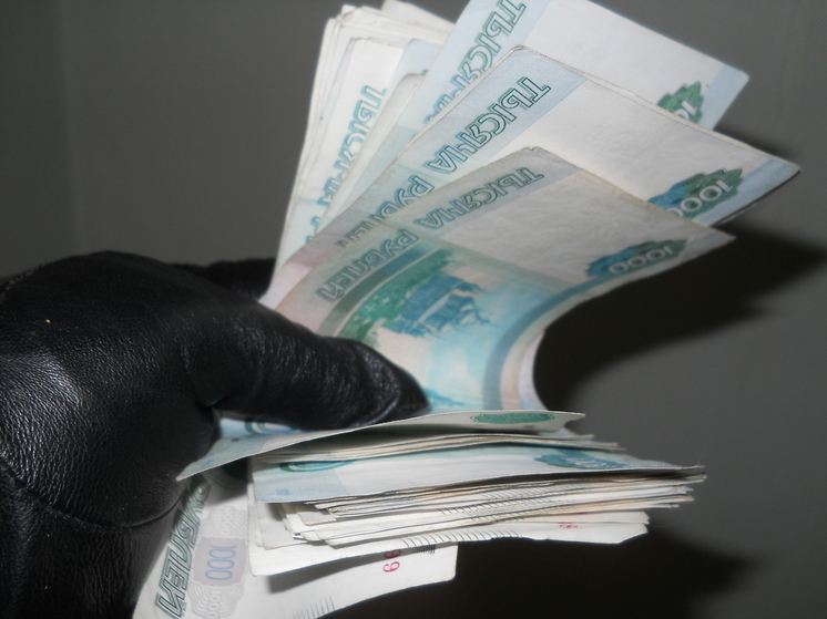 Жительница Прикамья отдала курьеру мошенников 115 тысяч рублей