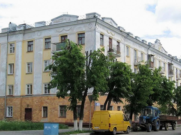 В Кирове активизировали работы по ремонту домов у Вечного огня