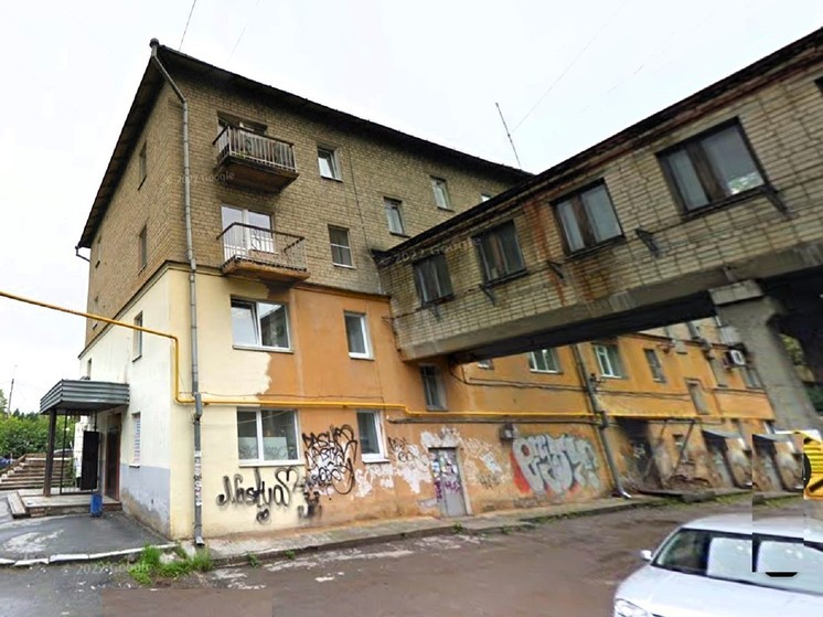 В Екатеринбурге демонтируют дом, где жил Борис Ельцин с семьей