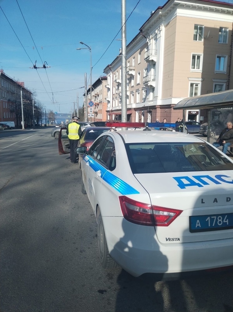 Сразу 12 водителей рискнули жизнями детей в Петрозаводске