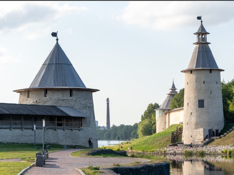 Башни Псковской крепости перешли на летний режим работы