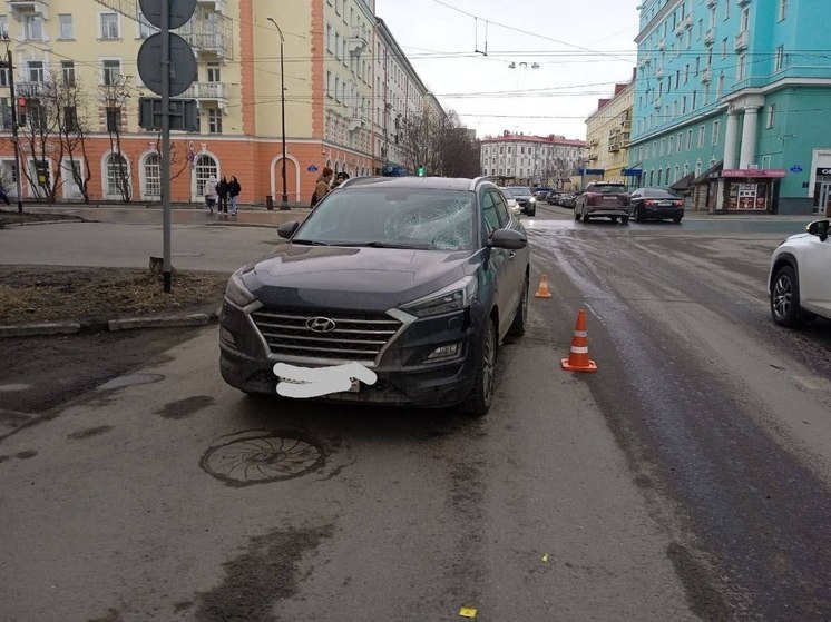 Водитель Hyundai наехал на двух подростков в Мурманске