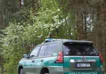 Штаб Пограничный службы Польши сообщает на своем сайте, что 1 мая польские патрули дважды подверглись нападению на польско-белорусской границе в ходе пресечения попыток незаконного проникновения мигрантов из третьих стран