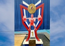 Девушки из Читы заняли первое командное место на первенстве и чемпионате Дальневосточного федерального округа по тяжелой атлетике в Хабаровске и привезли оттуда еще семь медалей